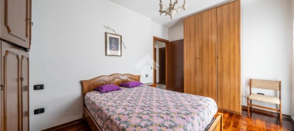 4 rooms Apartment in Bibbiano, Italy No. 7424 22