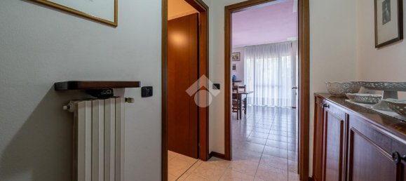 4 rooms Apartment in Bibbiano, Italy No. 7424 33