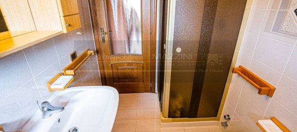 4 bedrooms Villa in Besana in Brianza, Italy No. 372573 2