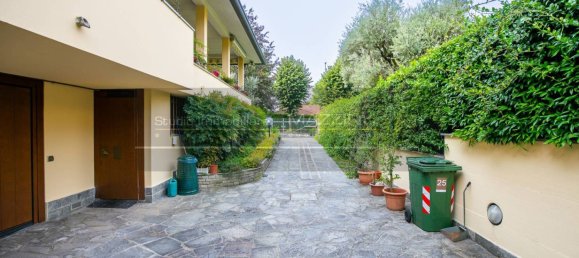 4 bedrooms Villa in Besana in Brianza, Italy No. 372573 9
