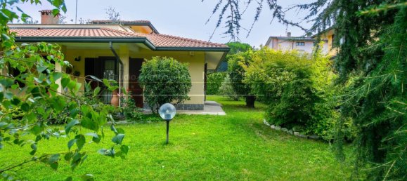 4 bedrooms Villa in Besana in Brianza, Italy No. 372573 16