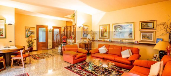 4 bedrooms Villa in Besana in Brianza, Italy No. 372573 24