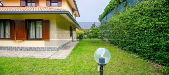 4 bedrooms Villa in Besana in Brianza, Italy No. 372573 14