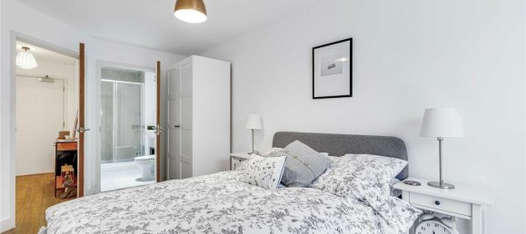 2 bedrooms Apartment in London, United Kingdom No. 12795 7