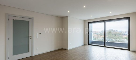 3 bedrooms Apartment in Porto, Portugal No. 105736 18