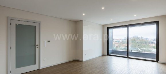 3 bedrooms Apartment in Porto, Portugal No. 105736 5