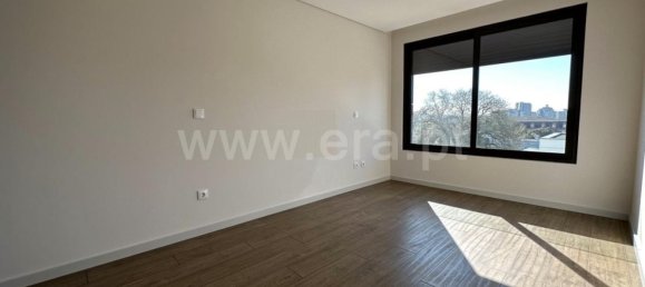 3 bedrooms Apartment in Porto, Portugal No. 105736 9