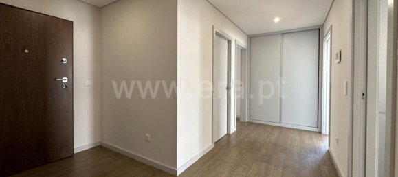 3 bedrooms Apartment in Porto, Portugal No. 105736 14