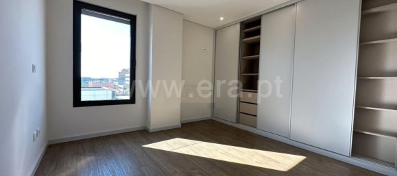 3 bedrooms Apartment in Porto, Portugal No. 105736 12
