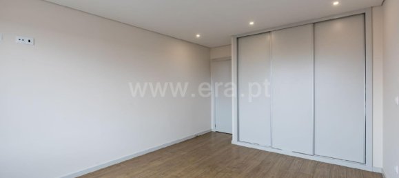 3 bedrooms Apartment in Porto, Portugal No. 105736 8