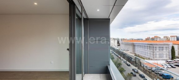 3 bedrooms Apartment in Porto, Portugal No. 105736 7