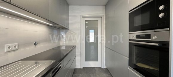 3 bedrooms Apartment in Porto, Portugal No. 105736 16