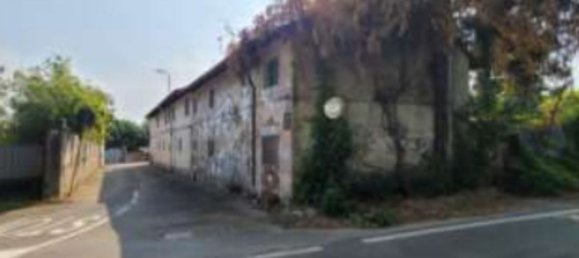 5 rooms Apartment in Mortara, Italy No. 332690 2