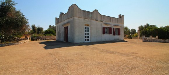 3 bedrooms Villa in Ostuni, Italy No. 381947 2