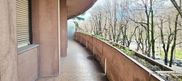 5 rooms Apartment in Novara, Italy No. 79858 11