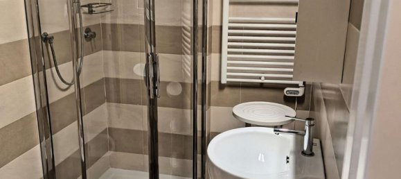 4 rooms House in Prato, Italy No. 52222 12