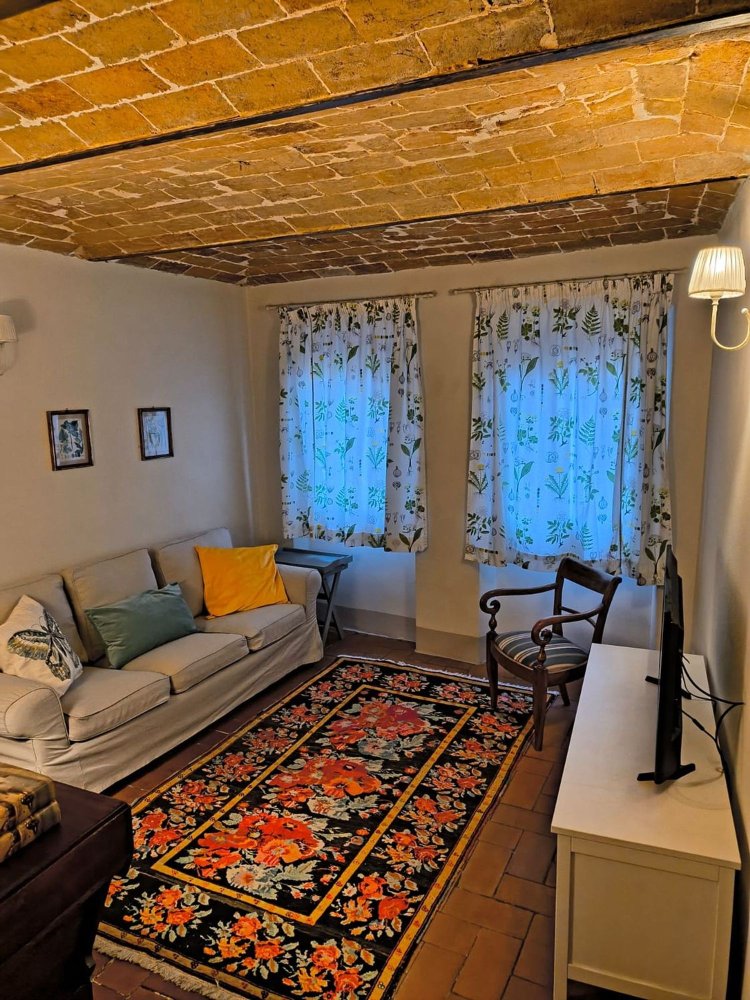 4 rooms House in Prato, Italy No. 52222