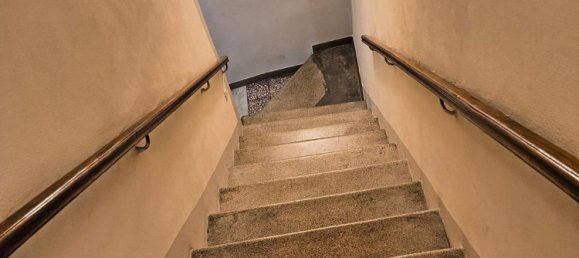 4 rooms House in Prato, Italy No. 52222 10