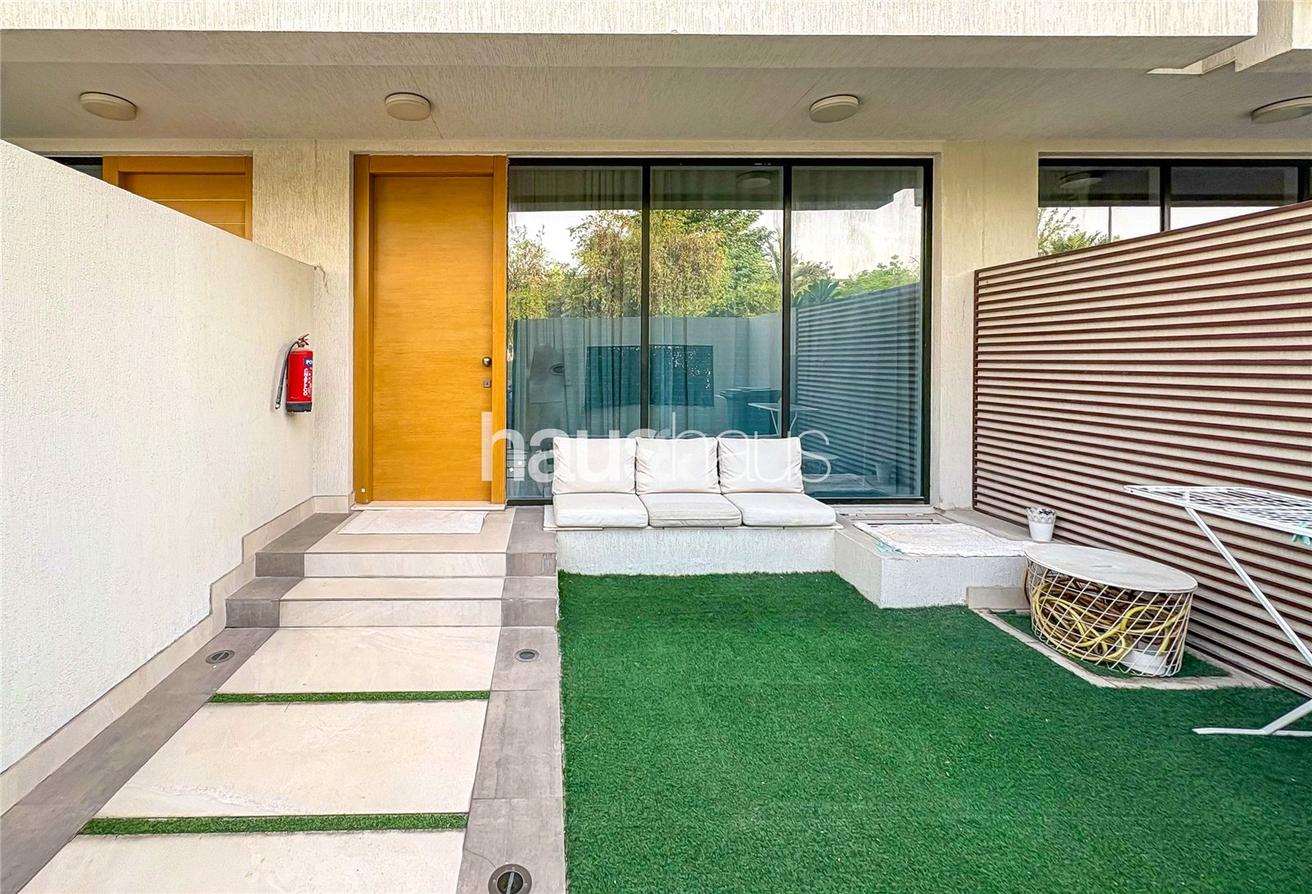 Villa T3 em Jumeirah Village Circle, UAE N.º 99034