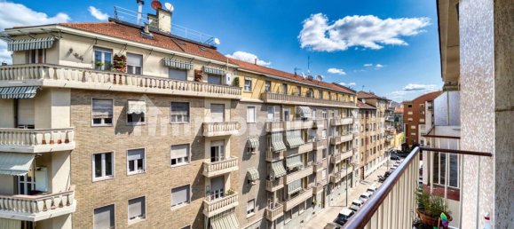 1 bedroom Apartment in Turin, Italy No. 270936 12