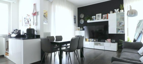 2غرفة شقة في Rho, Italy رقم 340371 2