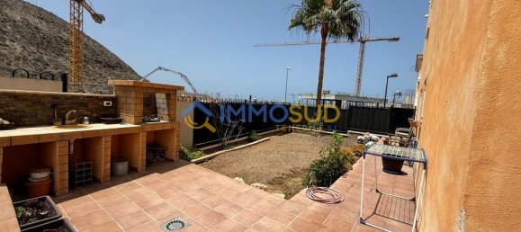 Apartamento de 3 dormitorios en Arona, Spain No. 185828 2