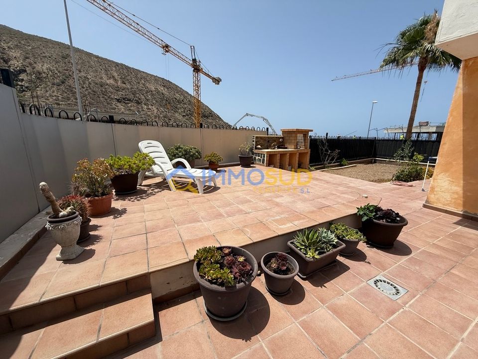 Apartamento de 3 dormitorios en Arona, Spain No. 185828