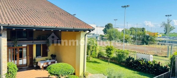 2 bedrooms Villa in Calvisano, Italy No. 264535 3