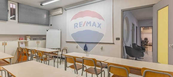 5-Zimmer Büro in Bari, Italy, Nr. 41908 27