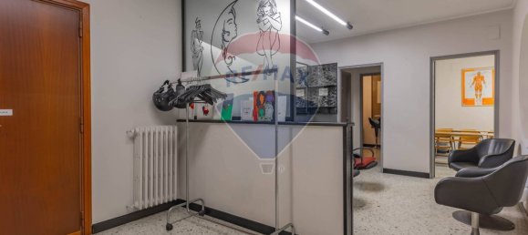 5-Zimmer Büro in Bari, Italy, Nr. 41908 23