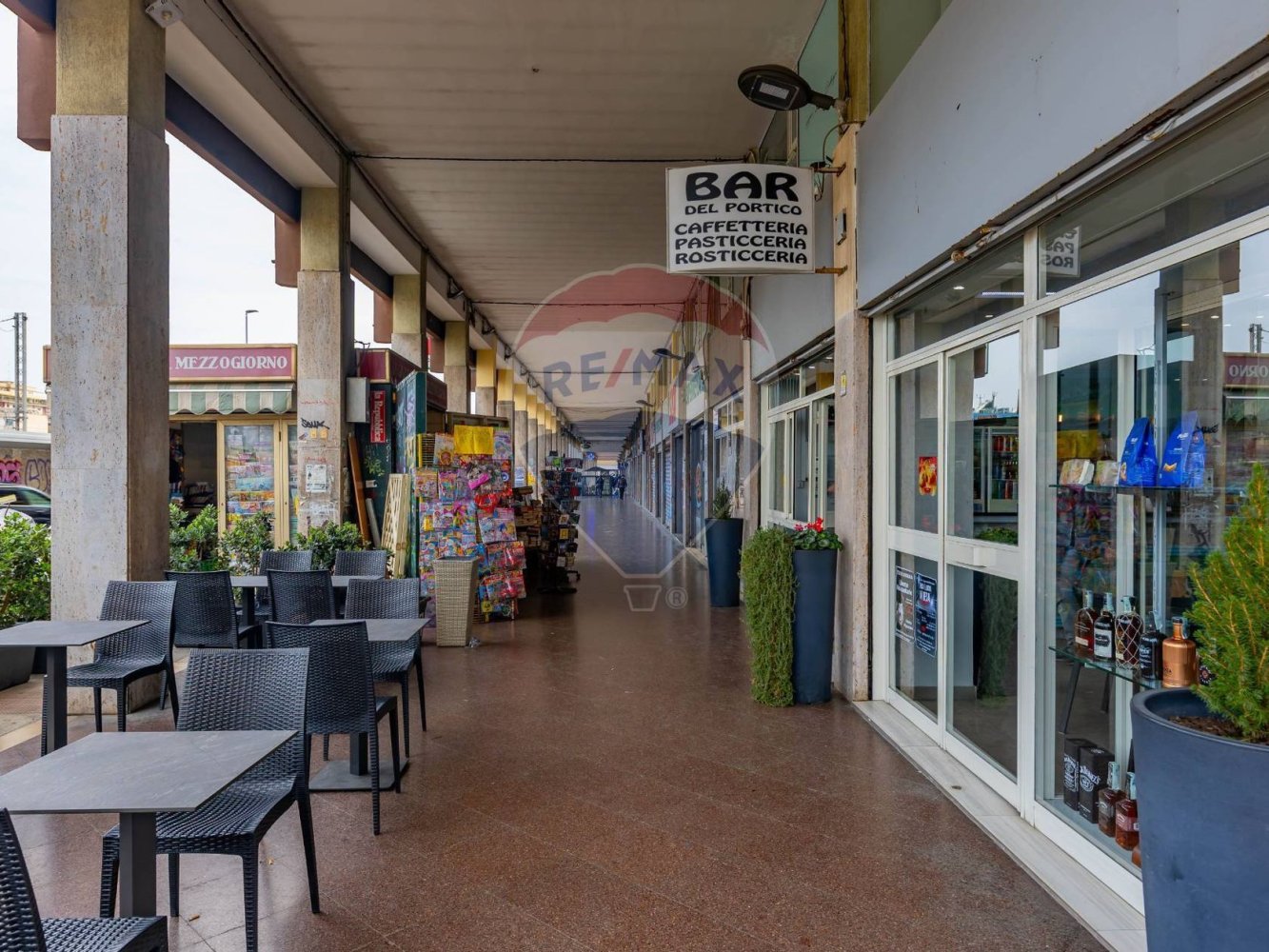 5-Zimmer Büro in Bari, Italy, Nr. 41908