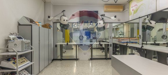 5-Zimmer Büro in Bari, Italy, Nr. 41908 18