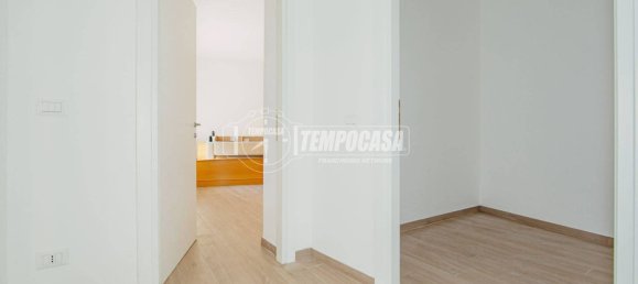 Apartamento de 2 dormitorios en Robbio, Italy No. 282855 16