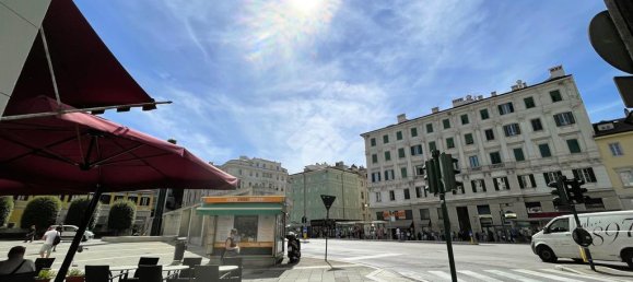 1 room Commercial property in Trieste, Italy No. 257647 3