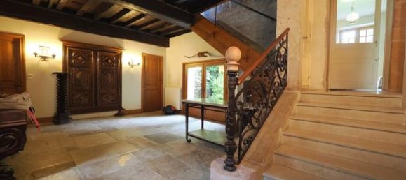 8 bedrooms House in Tournus, France No. 303351 2