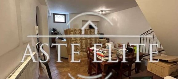 6-Zimmer Haus in Pomezia, Italy, Nr. 12635 12