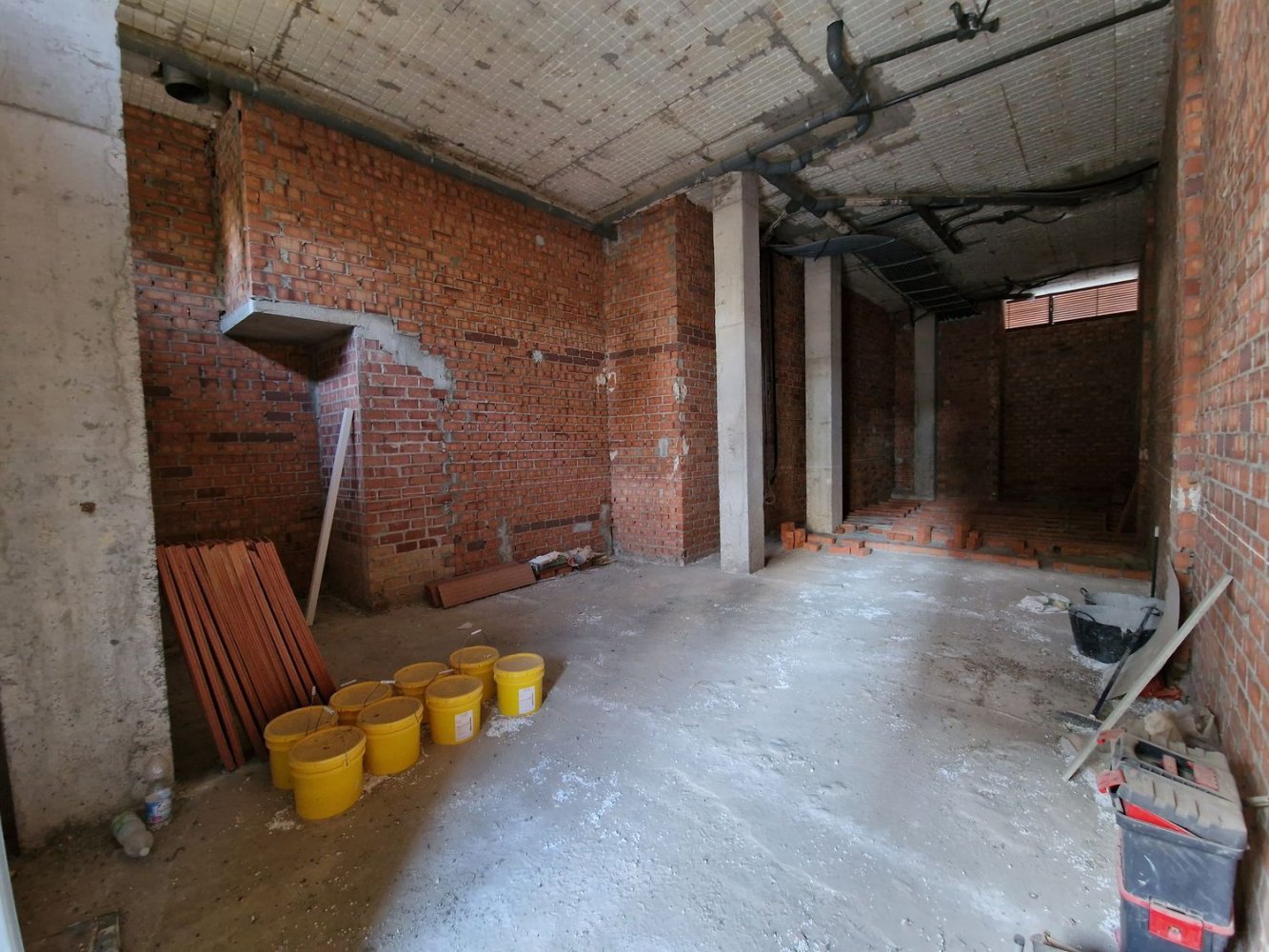 98m² Commercial property in Andalusia, Spain No. 230917