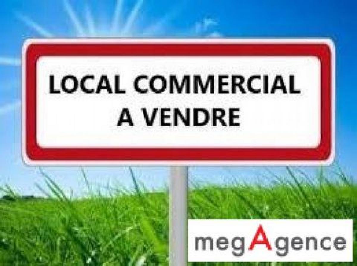 86m² Office in Granville, France No. 21248