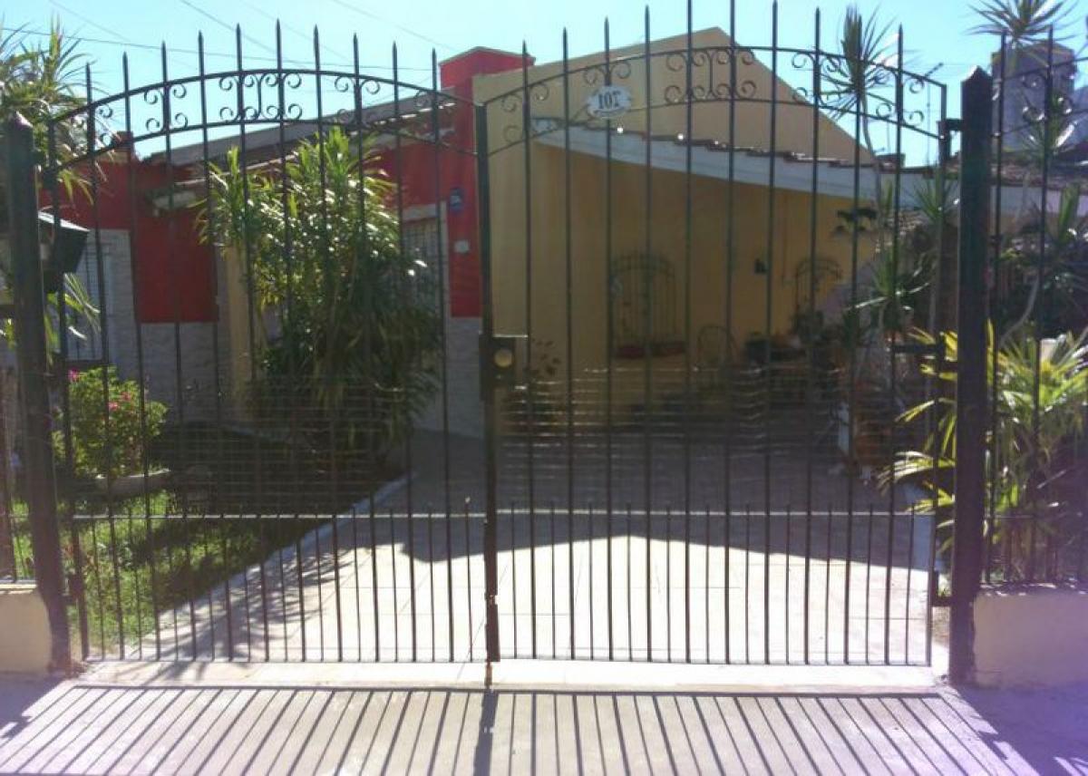 2 bedrooms House in San Miguel, Argentina No. 97910