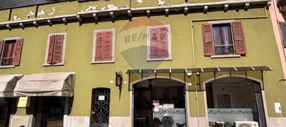 Коммерческая недвижимость с 2 комнатами в Фьорано аль Серио, Италия № 236816 12