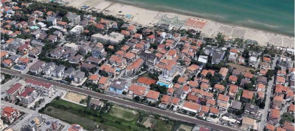 Квартира с 3 комнатами в Торторето, Италия № 41897 20