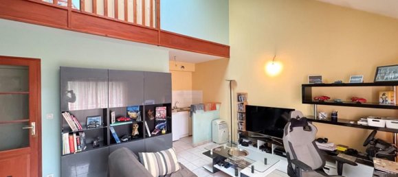 Studio in Tours, France No. 158601 3