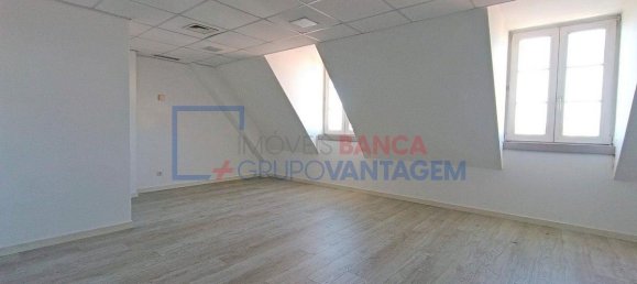 44m² Office in Lisbon, Portugal No. 94103 4