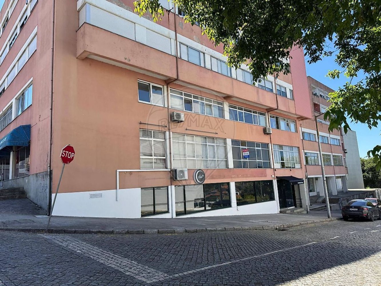 80m² Commercial property in Braga, Portugal No. 224574