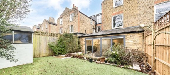 2 bedrooms Apartment in London, United Kingdom No. 12910 3