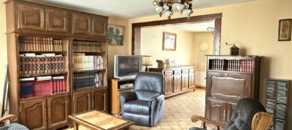 Casa de 3 dormitorios en Taverny, France No. 303359 2