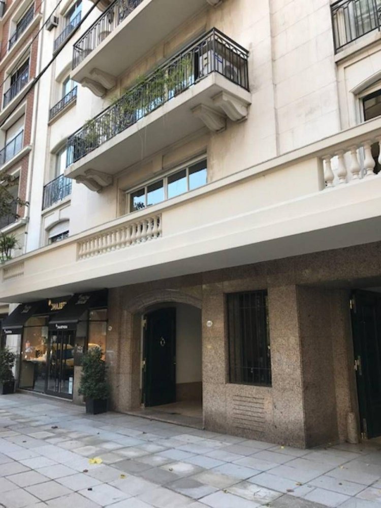 4 bedrooms Apartment in Buenos Aires, Argentina No. 95864