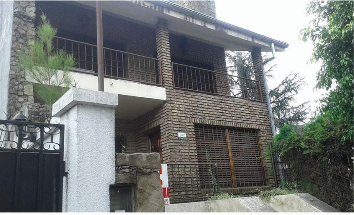 3 bedrooms House in San Miguel, Argentina No. 59382