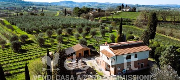 8 rooms House in Montepulciano, Italy No. 39313 16