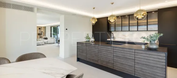 5 bedrooms Villa in Marbella, Spain No. 136376 2